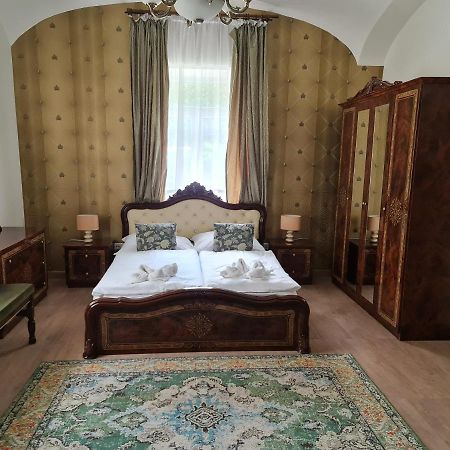 My-Lord Luxapartman Eger Esterno foto