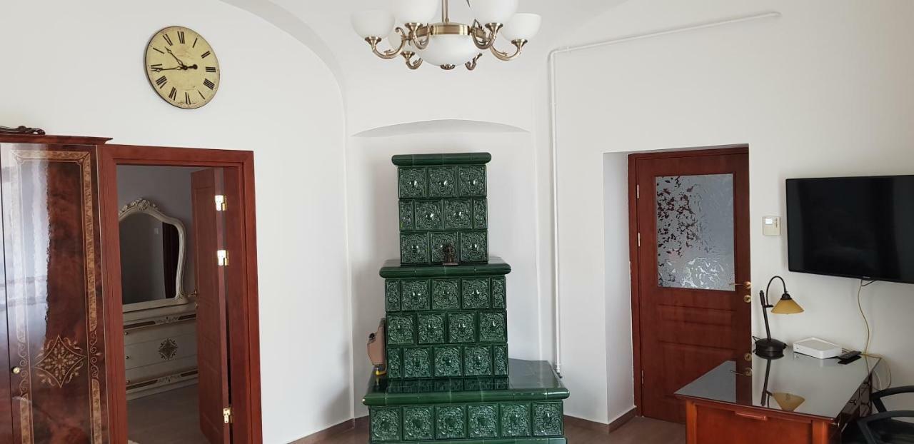 My-Lord Luxapartman Eger Esterno foto