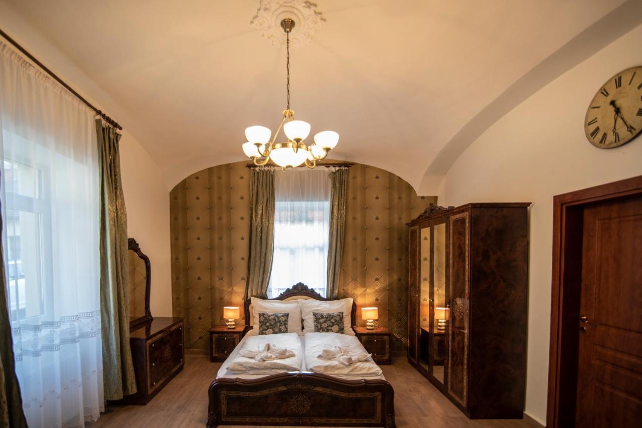 My-Lord Luxapartman Eger Esterno foto